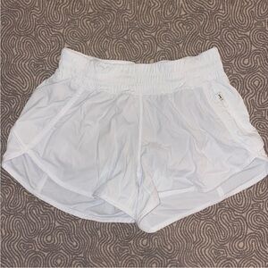 Lululemon White Tracker Shorts: good condition, size 6, 4 inch